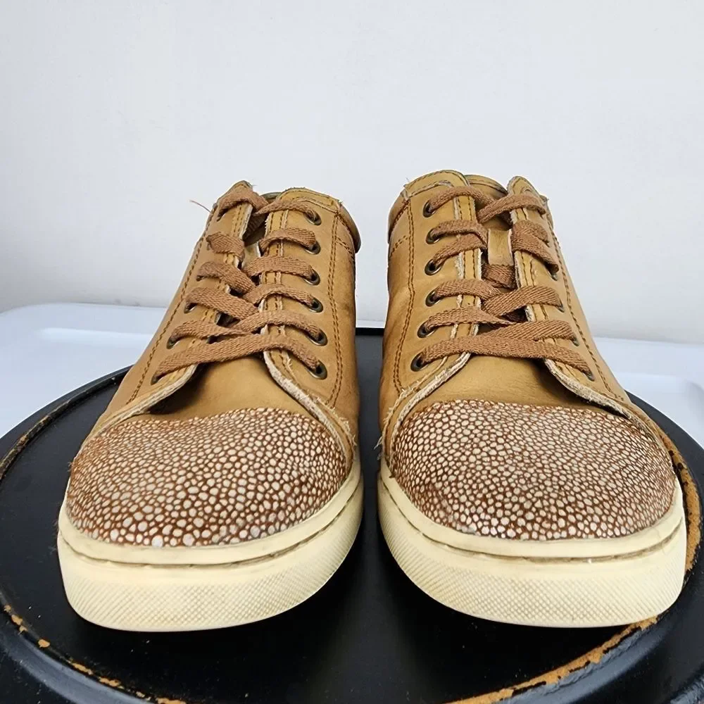 UGG Australia Taya Tan Leather Sneakers Silver Metallic Detail Women's 9.5 - Picture 4 of 10